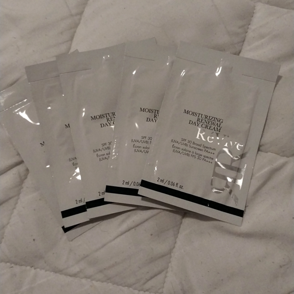 5 pack Revive Moisturizing Renewal Day Cream 2ml/0.06fl. oz.